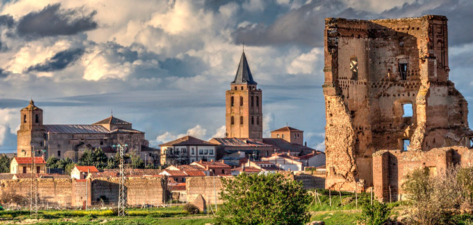 Isabel La Católica y el Cardenal Carlos Aguiar