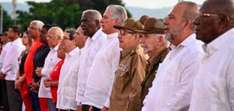 Cubanos Repudian a la Elite Castrista