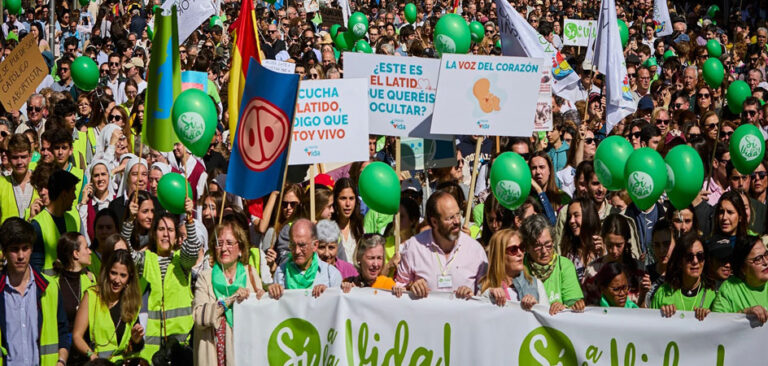 Fanáticos Abortistas Intentan Evitar Testimonios Generados por Abortos