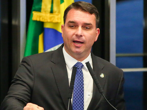 Flávio Bolsonaro se Unirá al Escudo de las Américas